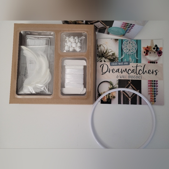 Dreamcatcher Kit By Hinkler Books Create Your Own Wall Hanging DIY Kit Crafts - Picture 4 of 6